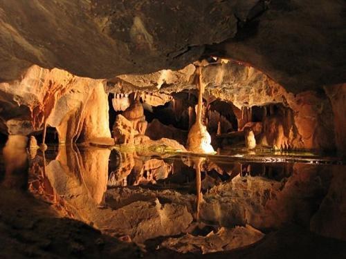 Пещера «Cheddar», Сомерсет, Англия...