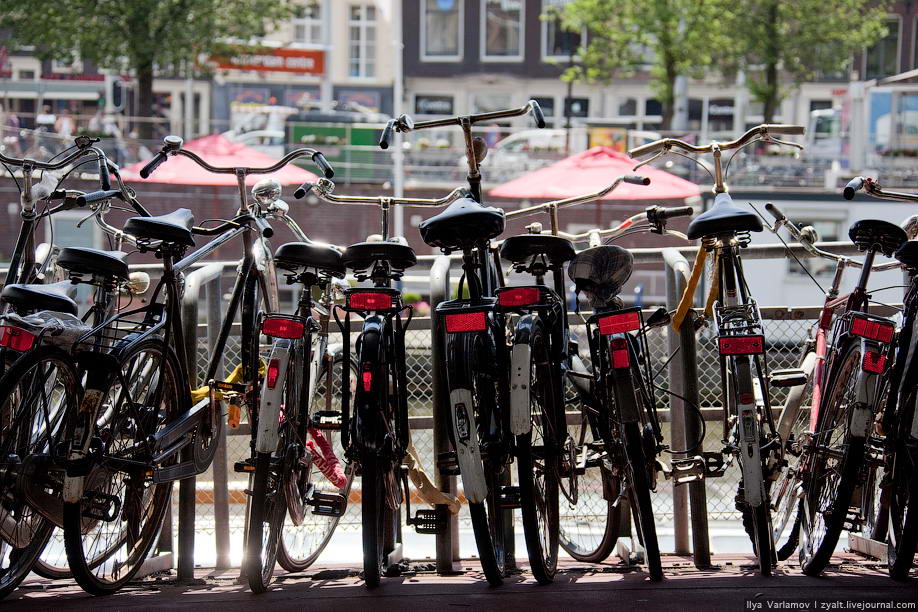 Есть даже специальная гостиница для велосипедистов, Van Ostade Bicycle Hotel.