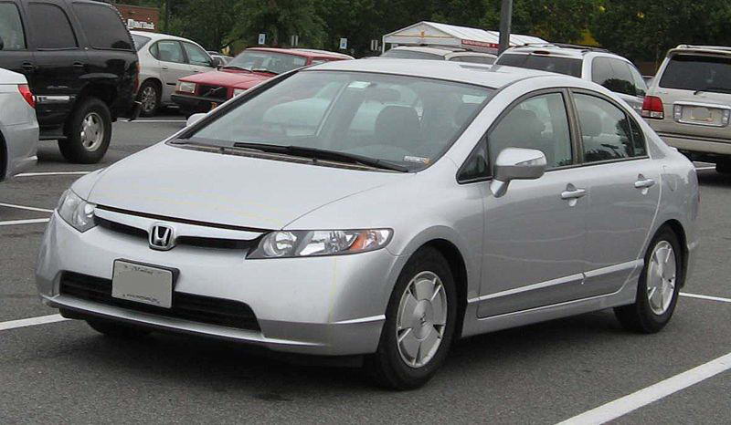Honda Civic Hybrid занимает лидирующие позиции в рейтинге самых экологичных автомобилей мира.