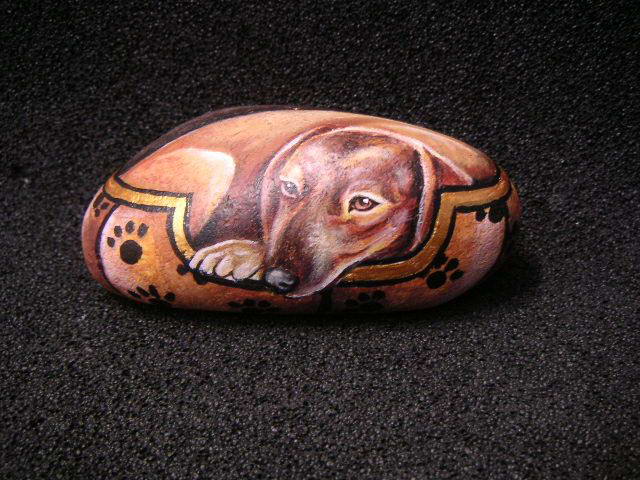рисунки животных на камнях