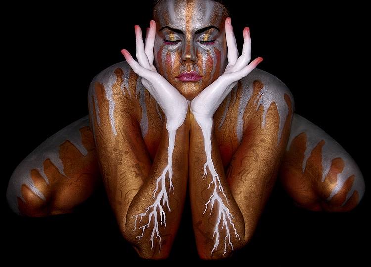 Американский художник Грег Трейси создает уникальные изображения на телах людей