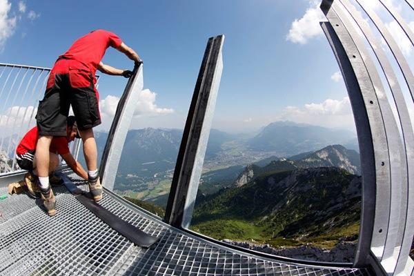 Смотровая площадка AlpspiX над
 «Адской долиной» в Баварии
