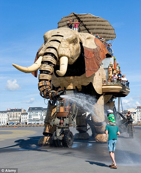 "Слон султана" - 50-ти тонное искусство