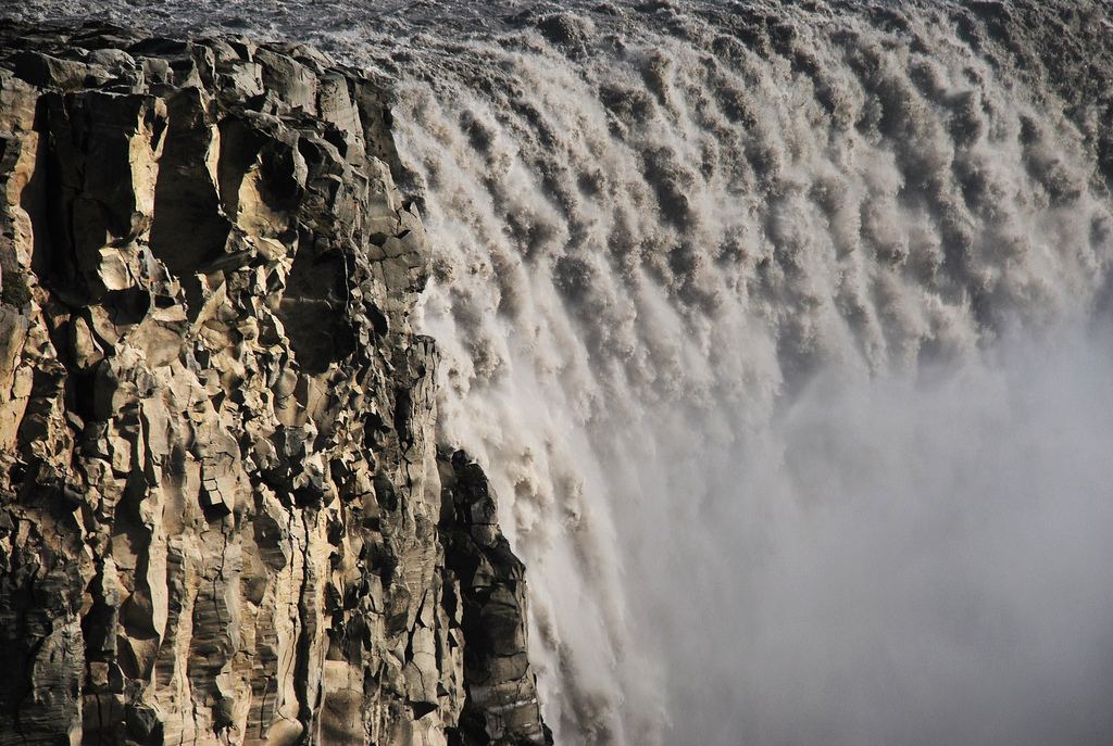 Водопад Деттифосс (Dettifoss) — самый мощный в Европе