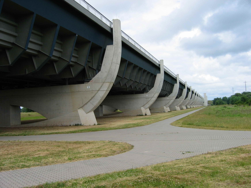 Магдебургский водный мост (нем. Kanalbrücke Magdeburg)