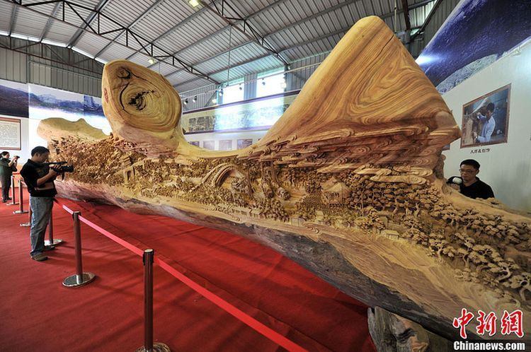 Скульптура из резного дерева,  которая вошла в Книгу рекордов Гиннеса  - фото 10