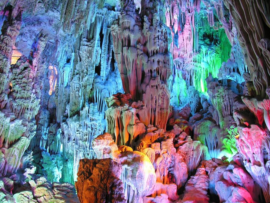    (Reed Flute Cave)