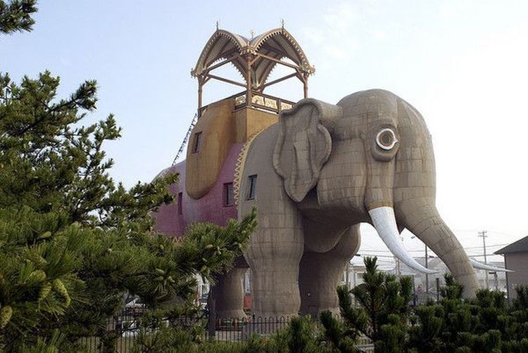 Необычная архитектура: здания, напоминающие животных