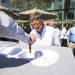 На туалетной ярмарке Билл Гейтс выбрал прототип унитаза будущего