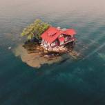 Где находится самый маленький обитаемый остров в мире
