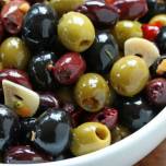 В чем разница между оливками и маслинами?