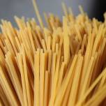 Как сломать спагетти ровно пополам?
