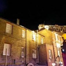 Голубь едва не сжег многоэтажный дом на окраине лондона