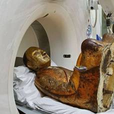 В древней статуе будды обнаружена мумия