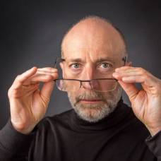 Приходит ли в норму зрение близорукого человека в пожилом возрасте?