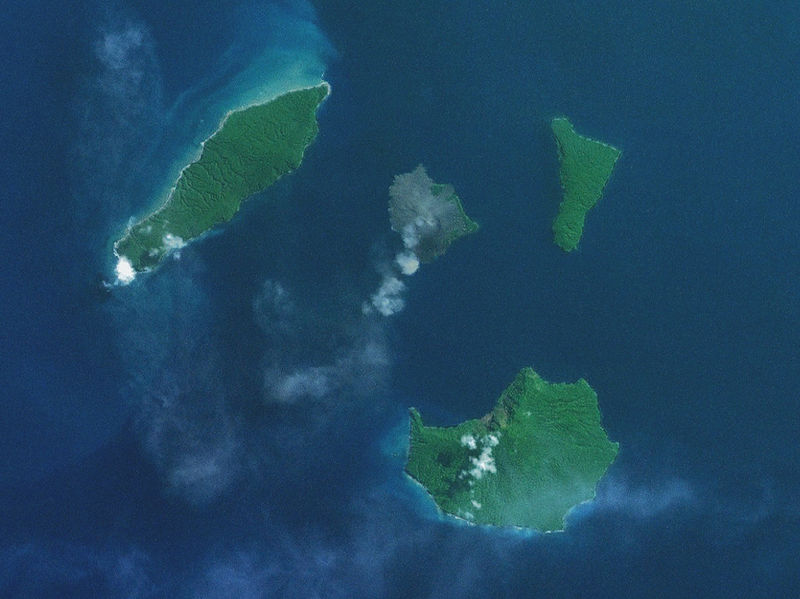 Кракатау (индон. Krakatau) — бывший остров и действующий вулкан в Индонезии