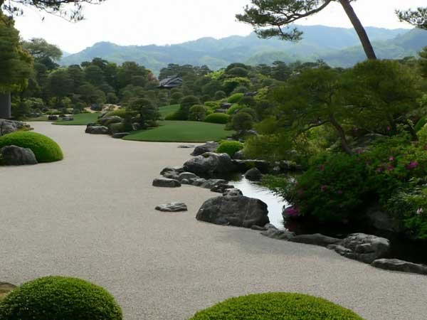 Дорожки в японском саду символизируют дороги жизни, путешествие по жизни.