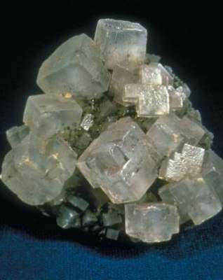 Кристаллы хлорида натрия