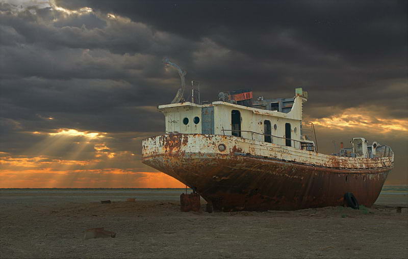 Корабль в Аральском море