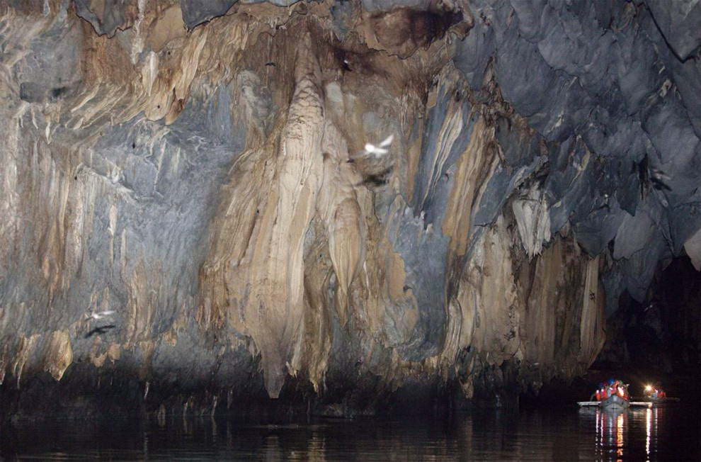 Подземная река на Филиппинах включена в список всемирного наследия Юнеско. Длина реки оставляет около 5 миль и впадает она в Южно-Китайское море. (John Javellana / Reuters)