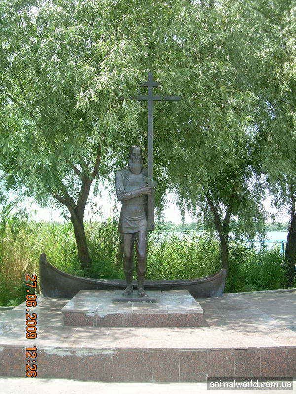 Памятник староверу, основателу поселения