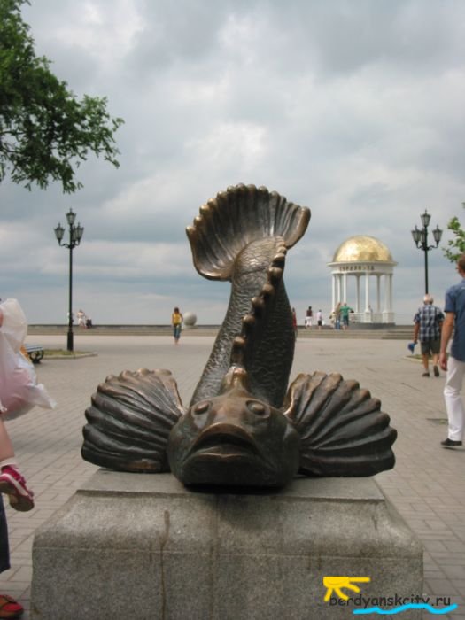 Памятник азовскому бычку-кормильцу (г. Бердянск)