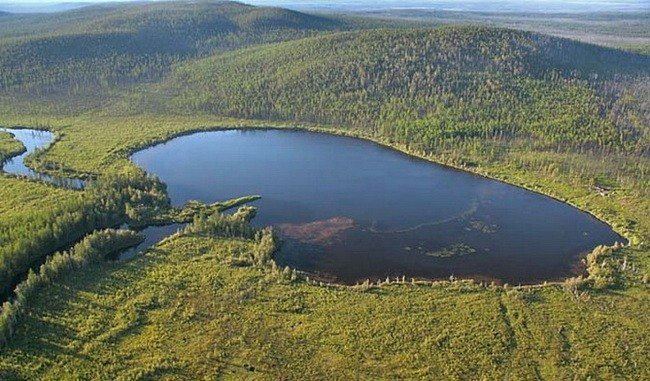Озеро Чеко - предполагаемый кратер Тунгусского метеорита в 8 км. от эпицентра взрыва.