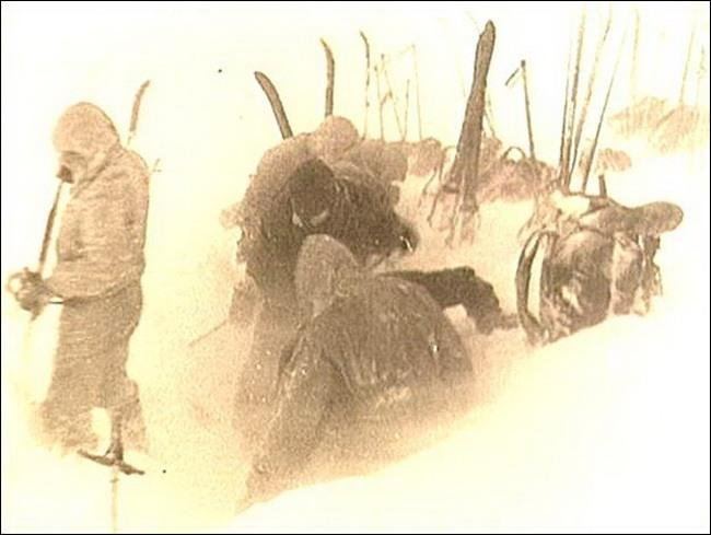 Последний снимок группы Дятлова на Горе мертвецов.