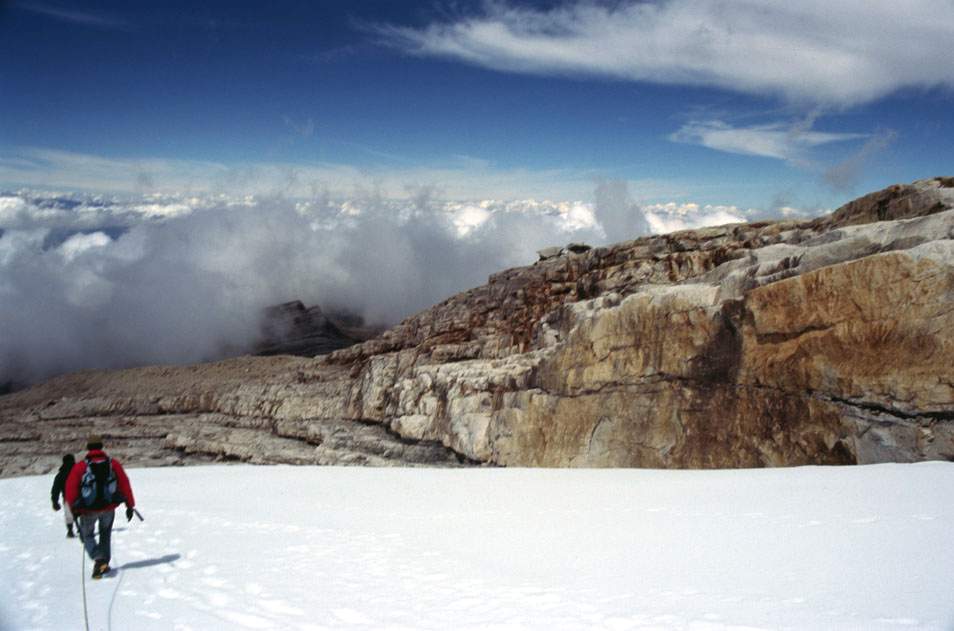 На высоте 4,57 километров, во время спуска с вершины Ритакуба Бланко. Национальный парк Cocuy настоящий рай для альпинистов, но туристический рынок в Колумбии только начинает развиваться.