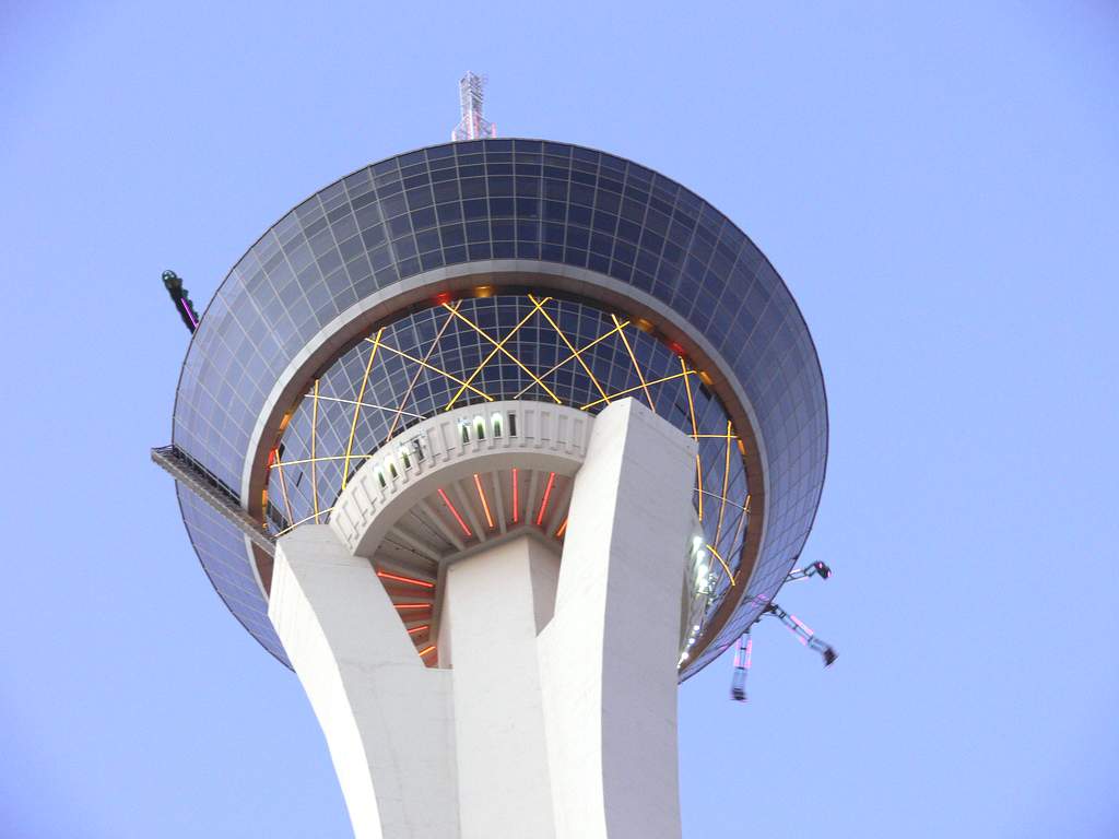 Аттракцион на знании Stratosphere Las Vegas, на высоте в 277 метров.