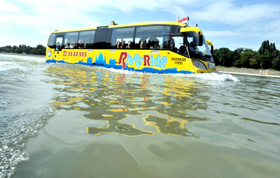 Читайте также: Автобус-амфибия будет катать туристов по Будапешту и Дунаю