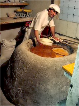 Грузинские мастера издавна славятся выпечкой тандырного хлеба: мадаули, шоти, трахтинули, саоджахо, мргвали, кутхиани. 