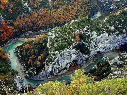 Вердонское ущелье (Verdon 
Gorge) поразительная расселина