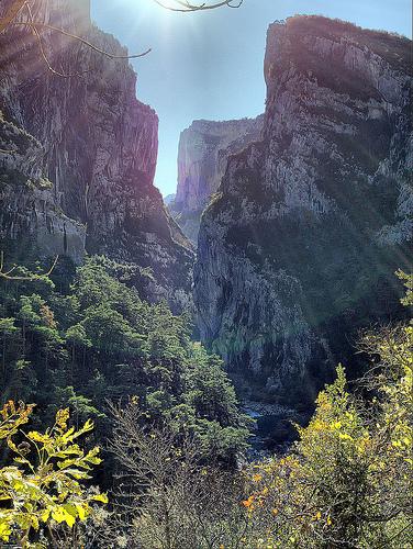Вердонское ущелье (Verdon Gorge) поразительная расселина
