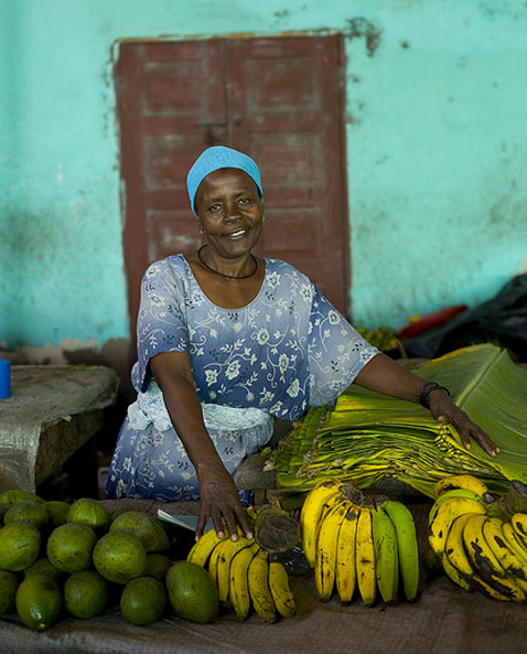 Бананы – важная для всего мира культура, подчёркивают исследователи впресс-релизе IITA. Кстати, среднестатистический житель Уганды ежедневно съедает более полутора килограммов этих фруктов