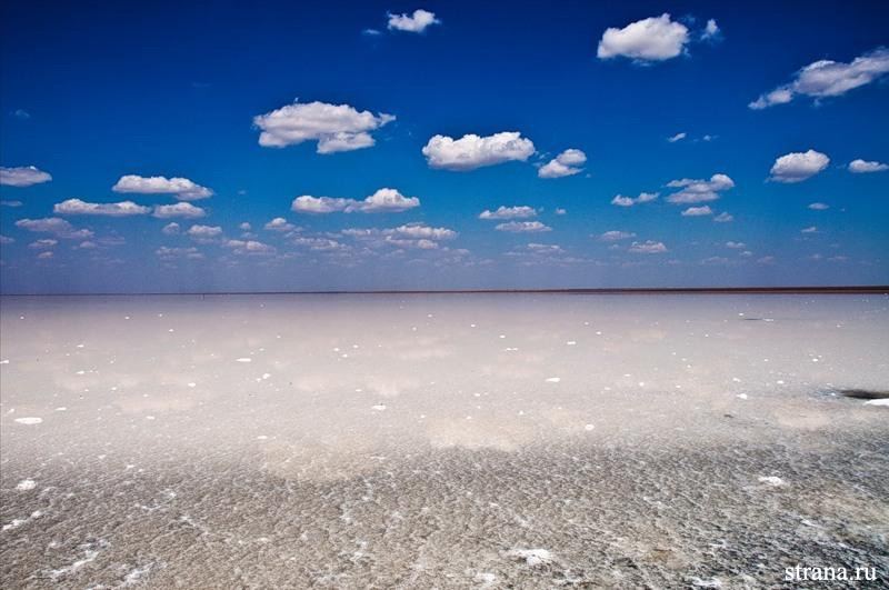 Эльтон - солёное озеро на Прикаспийской низменности России.