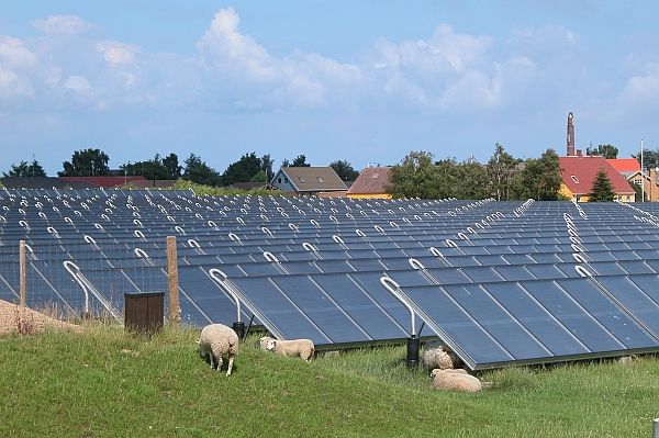 Солнечная ферма в датской... наверное, всё-таки  глубинке