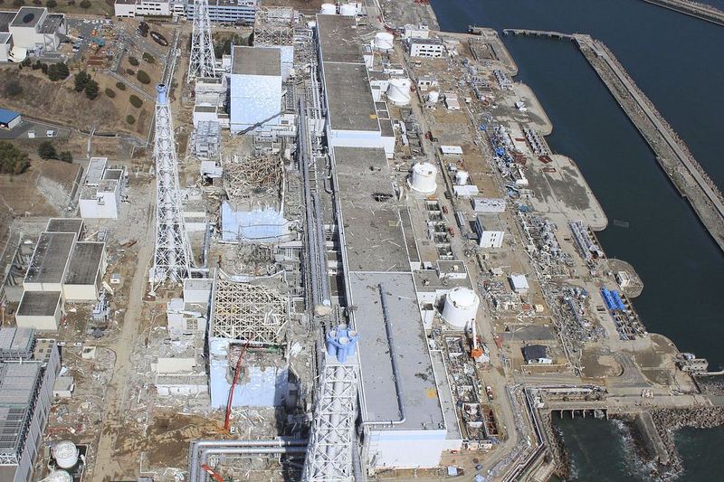 Аэрофотоснимки разрушений АЭС Фукусима-1