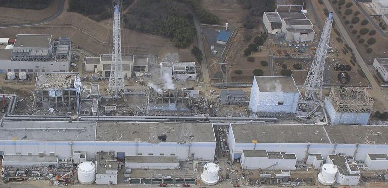 Аэрофотоснимки разрушений АЭС Фукусима-1
