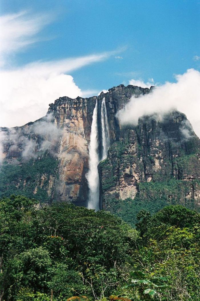 Анхель (исп. Salto Angel) — самый высокий в мире водопад