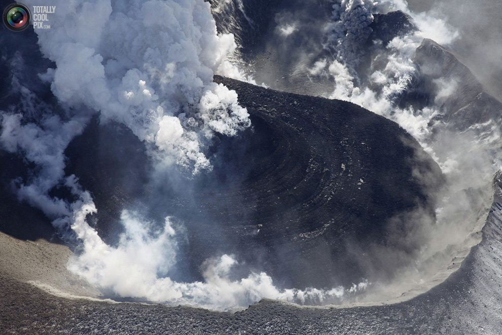 В Японии проснулся вулкан Синмоэ
