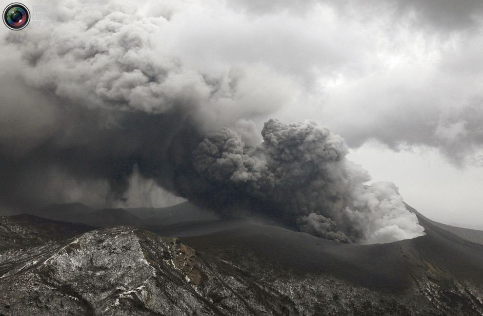 В Японии проснулся вулкан Синмоэ