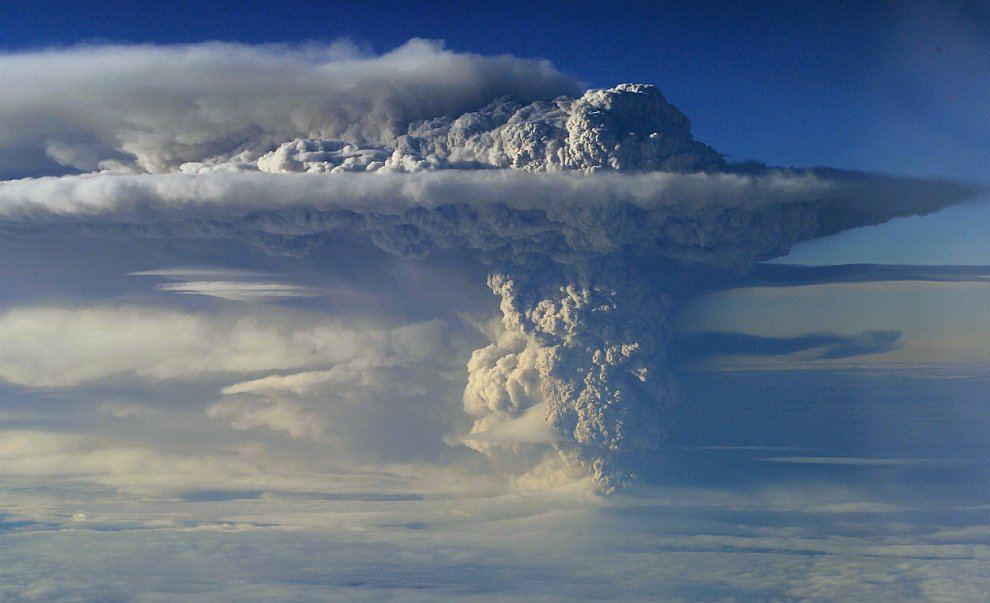 Эффектные фотографии извержения вулкана Пуйеуэ.