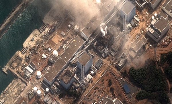 АЭС в Фукусиме через три минуты после взрыва третьего реактора