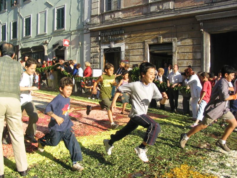 Генсано Инфиората – фестиваль цветов в Италии