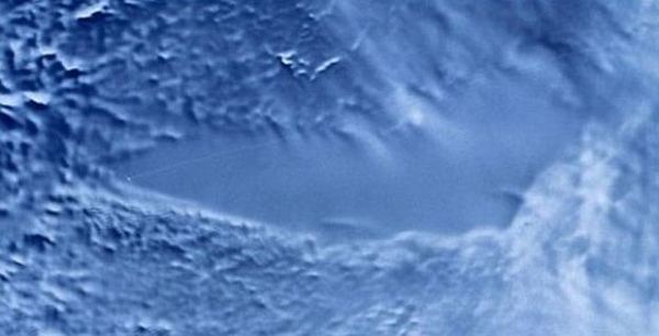 Спутниковый снимок льда над озером Восток (изображение Canadian Space Agency / Radasat / NASA / Science Photo Library).