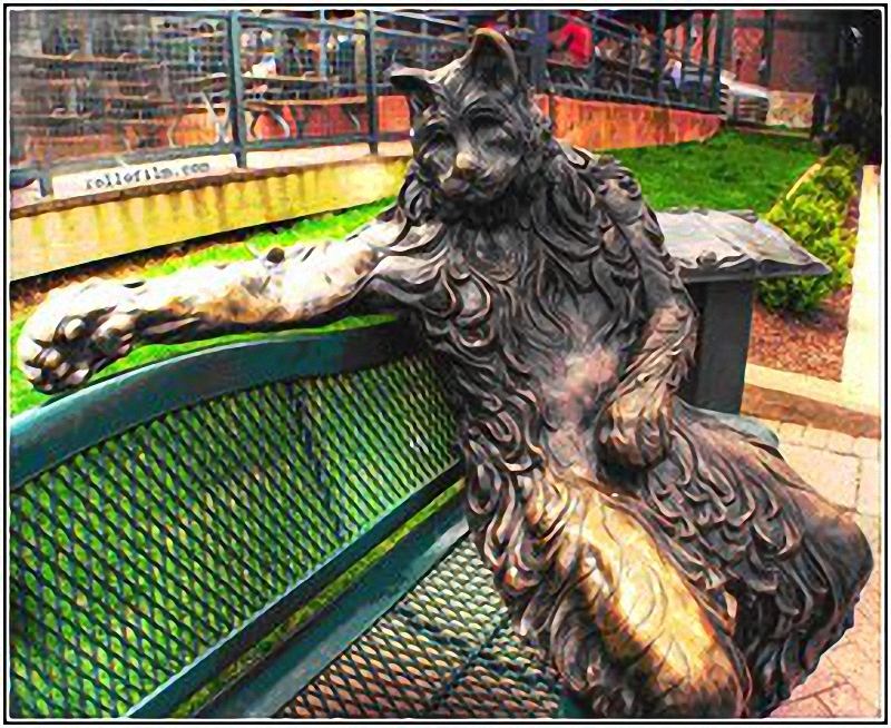 Памятники и скульптуры кошкам