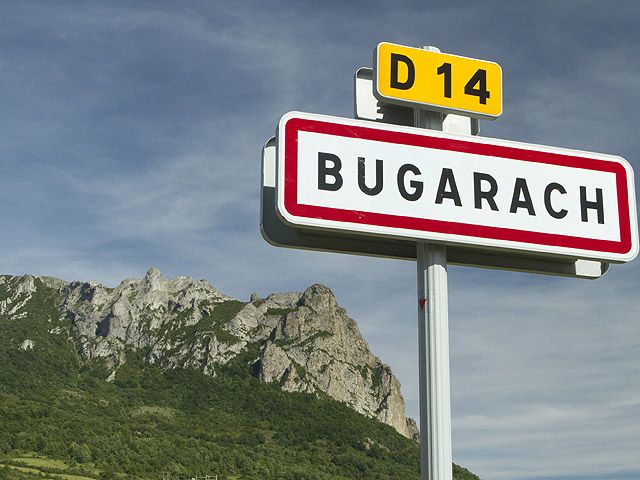 По предсказаниям местных ясновидящих, 1231-метровый пик Бюгараш в предгорьях Пиреней - единственное место, на котором можно будет пережить 