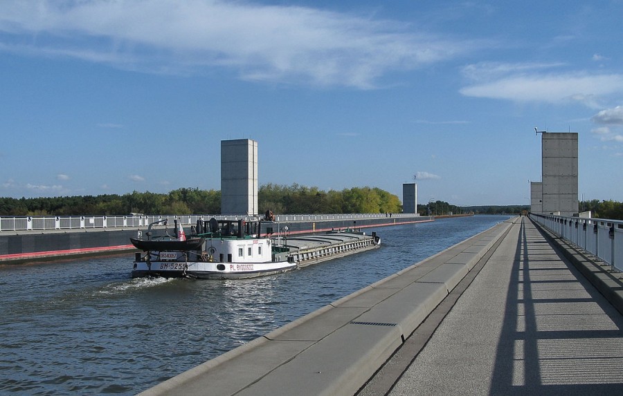 Магдебургский водный мост (нем. Kanalbrücke Magdeburg)