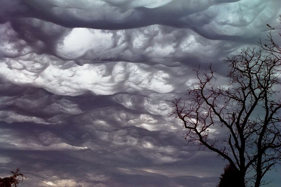 Метеорологический феномен — облака Undulatus asperatus